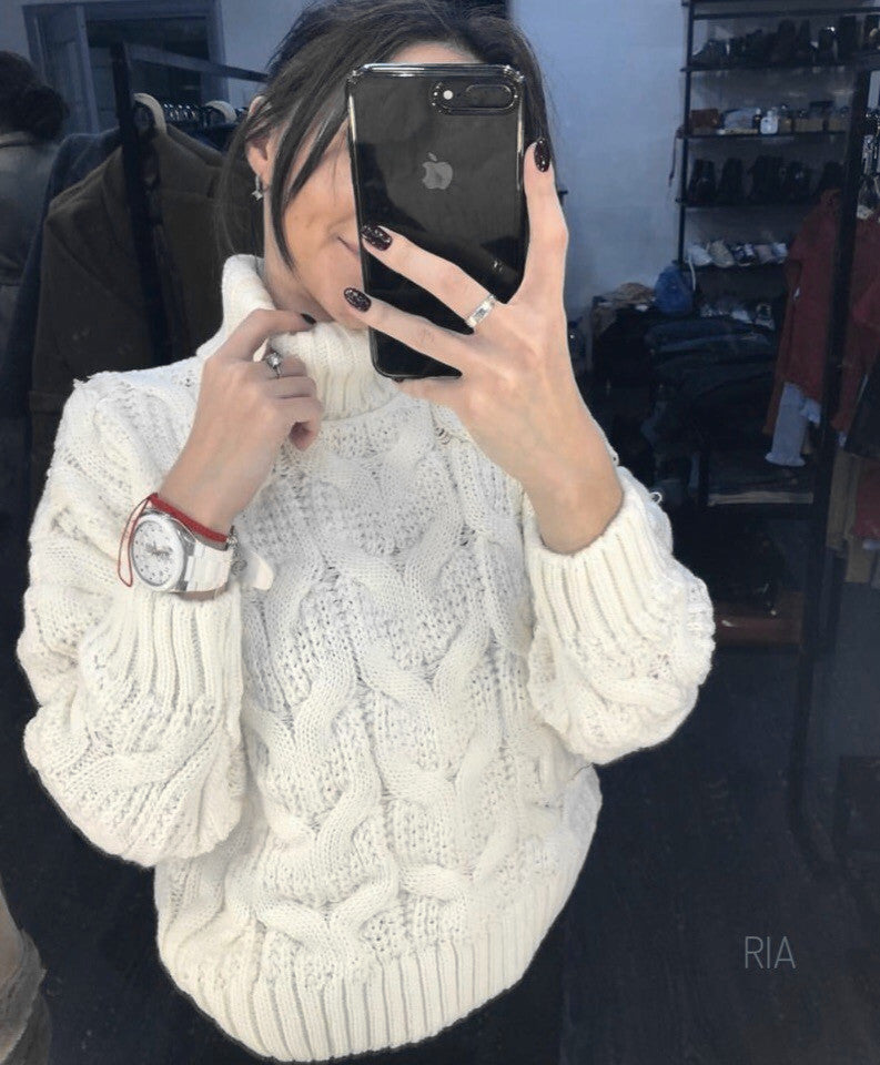 Elegantly Designed Pullover
