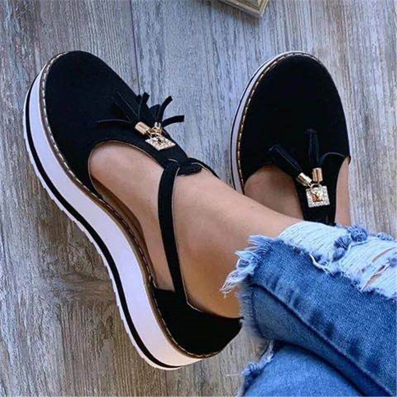 Graceful Orthopedic Sandals for Modern Look