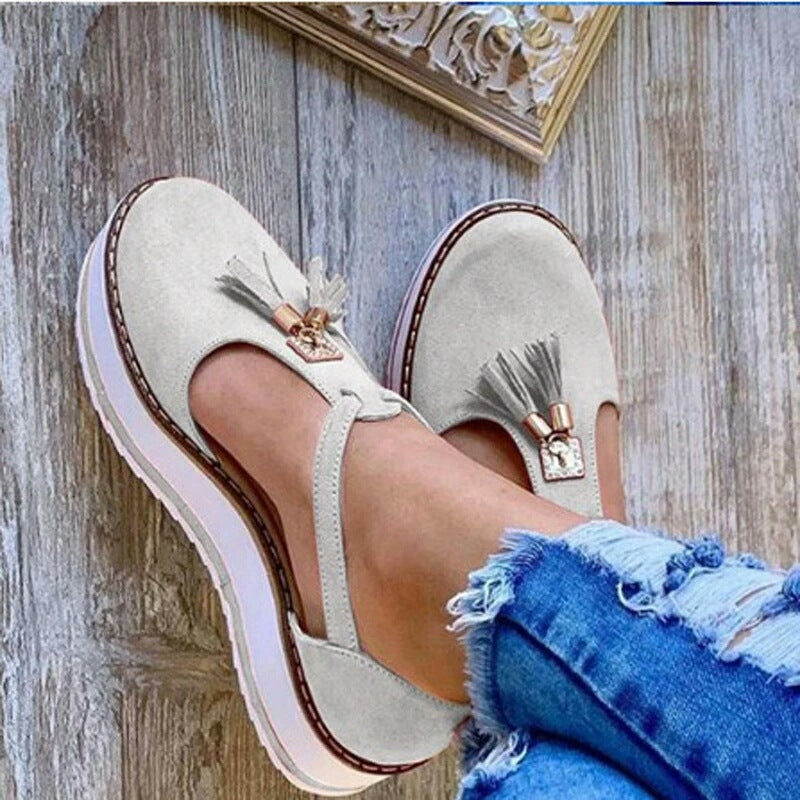 Graceful Orthopedic Sandals for Modern Look