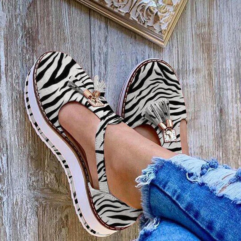 Graceful Orthopedic Sandals for Modern Look