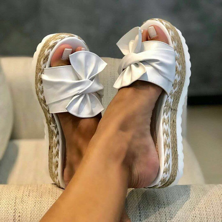 Graceful Orthopedic Sandals for Modern Look