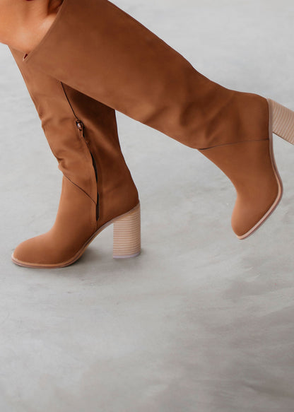 Graceful Orthopedic Boots for Modern Look