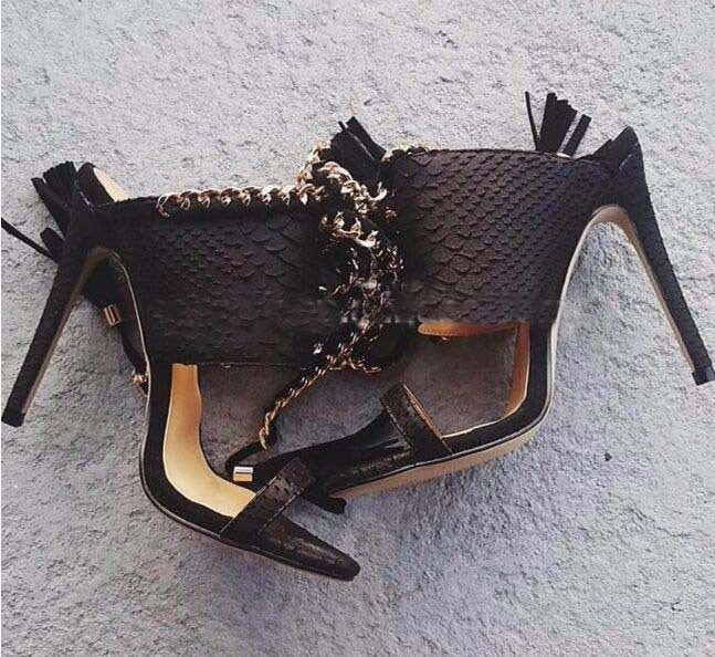 Graceful Orthopedic Sandals for Modern Look