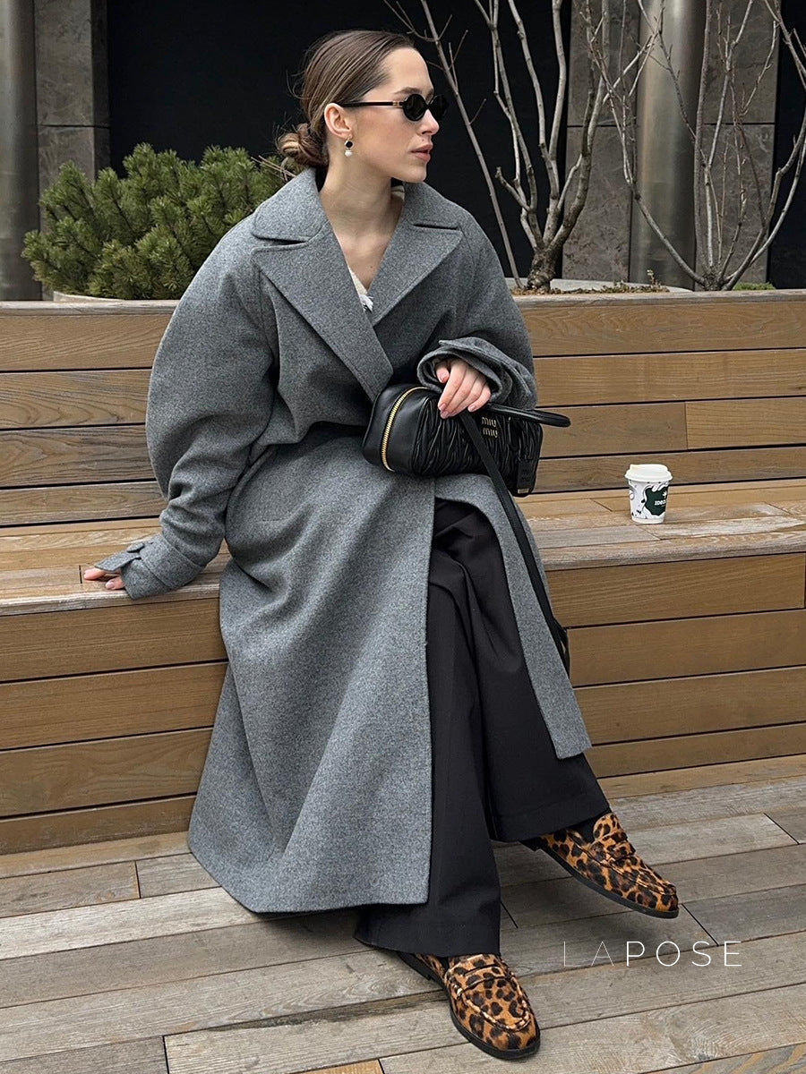 Well Tailored Coat with a Graceful Silhouette