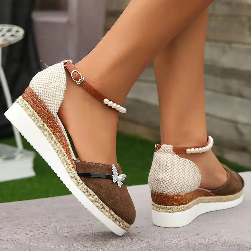 Chic Orthopedic Sandals with Unique Design