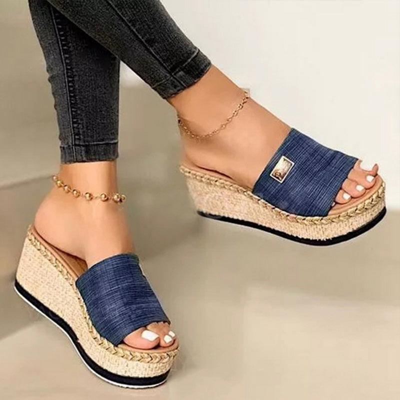 Chic Orthopedic Sandals with Unique Design