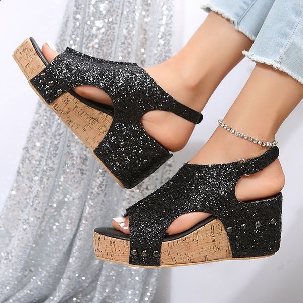Chic Orthopedic Sandals with Unique Design