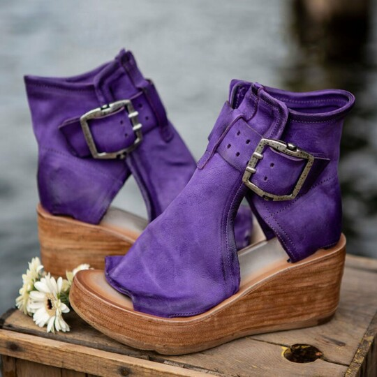 Chic Orthopedic Sandals with Unique Design
