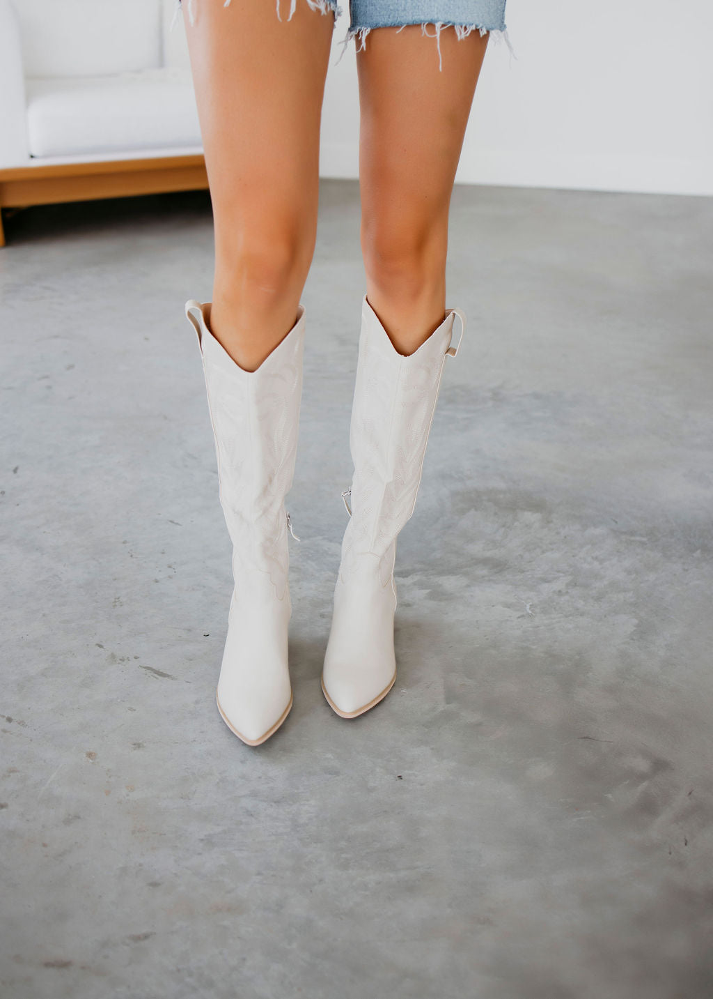 Graceful Orthopedic Boots for Modern Look