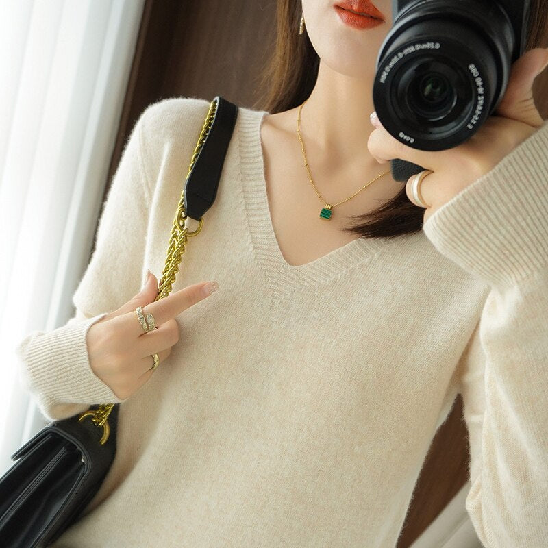 Timeless Vintage Style Pullover