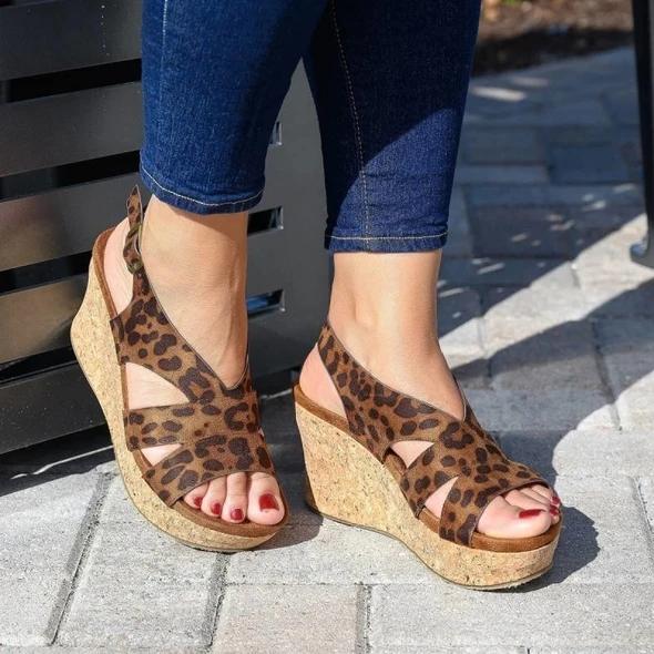 Chic Orthopedic Sandals with Unique Design