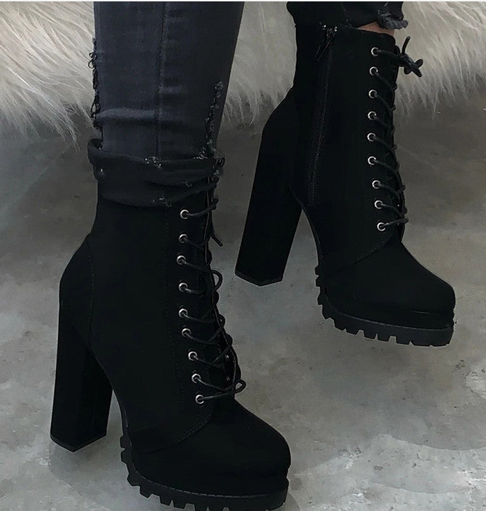 Graceful Orthopedic Boots for Modern Look