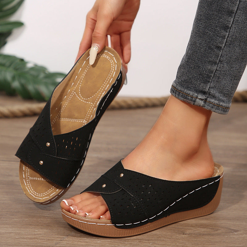 Chic Orthopedic Sandals with Unique Design