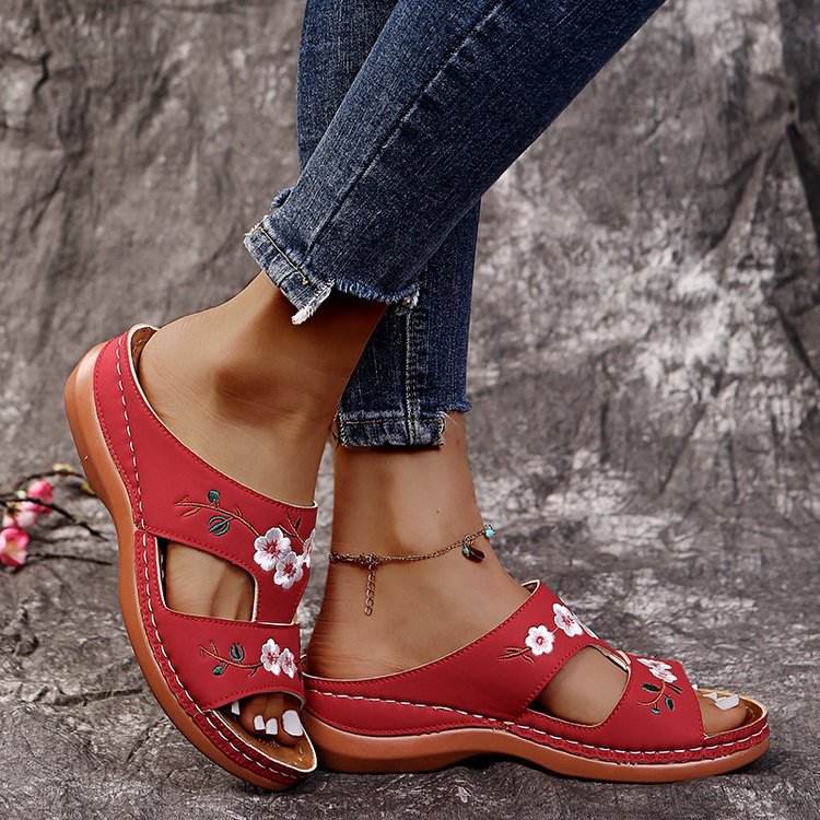 Graceful Orthopedic Sandals for Modern Look