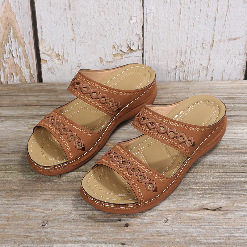 Chic Orthopedic Sandals with Unique Design