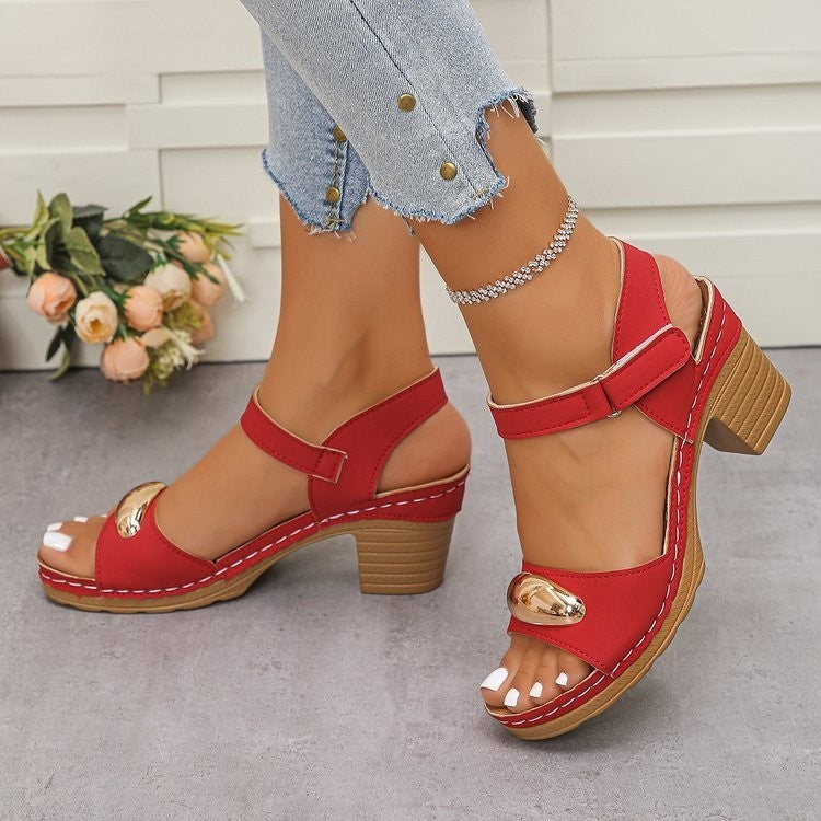 Chic Orthopedic Sandals with Unique Design
