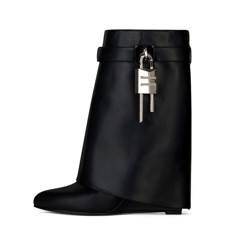 Graceful Orthopedic Boots for Modern Look