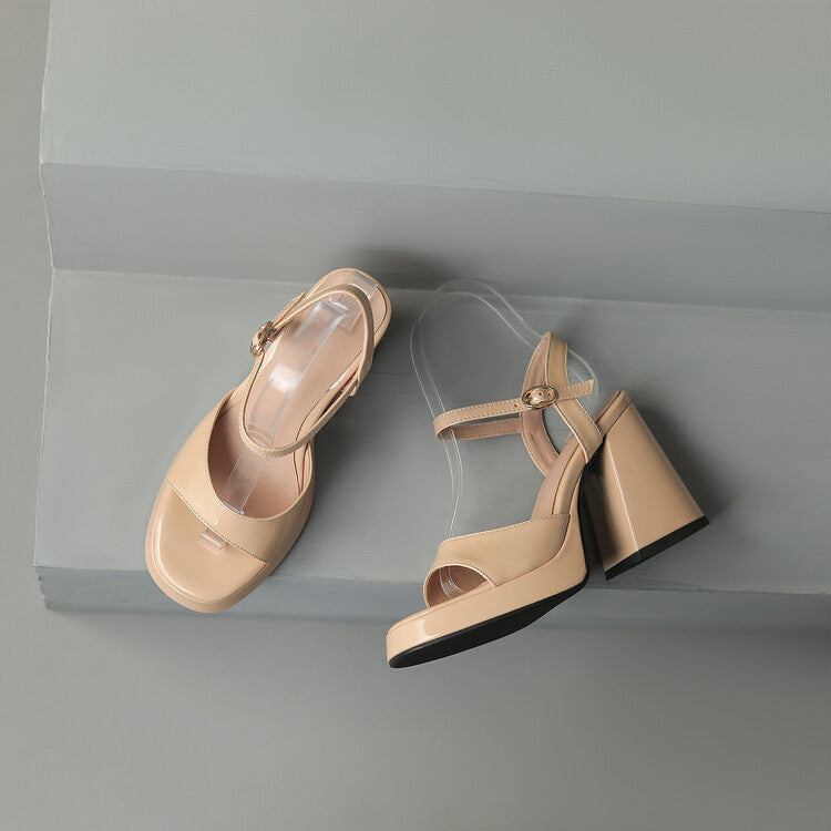 Graceful Orthopedic Sandals for Modern Look