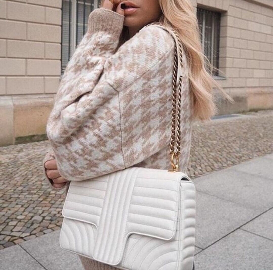 Elegantly Designed Pullover