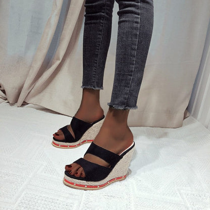Graceful Orthopedic Sandals for Modern Look