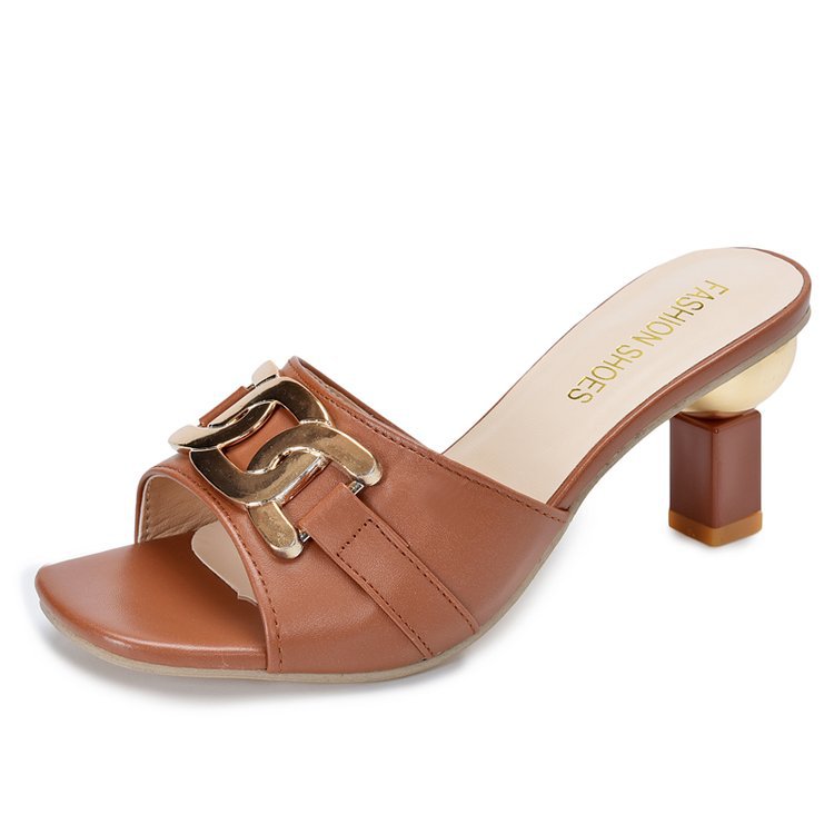 Chic Orthopedic Sandals with Unique Design