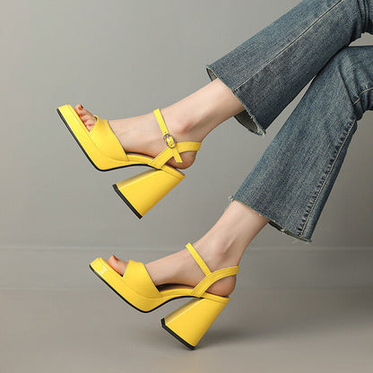 Graceful Orthopedic Sandals for Modern Look