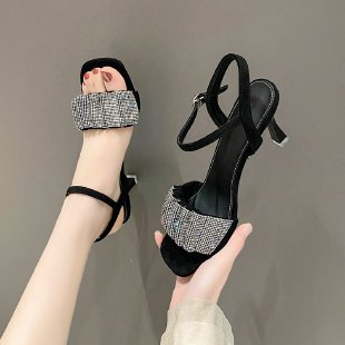 Graceful Orthopedic Sandals for Modern Look