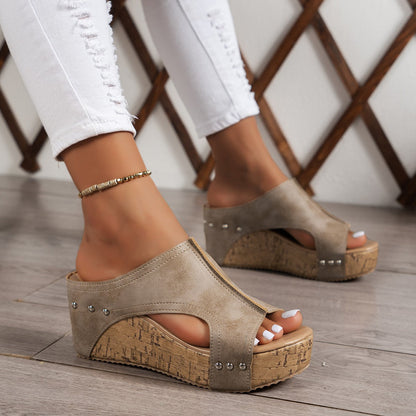 Graceful Orthopedic Sandals for Modern Look