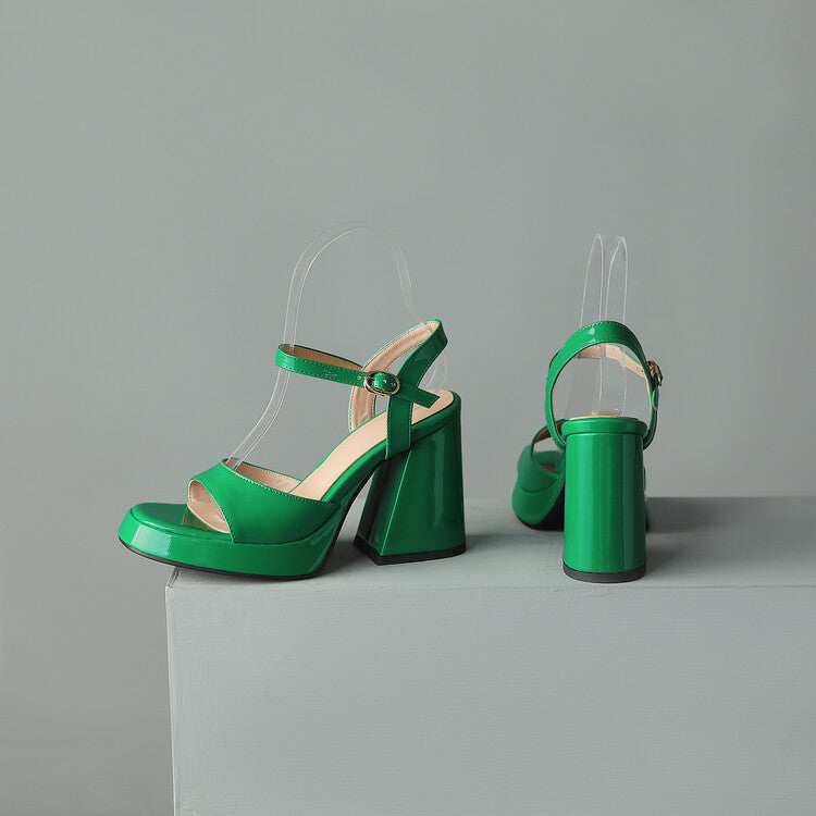 Graceful Orthopedic Sandals for Modern Look