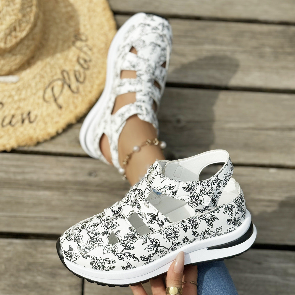 Graceful Orthopedic Sandals for Modern Look