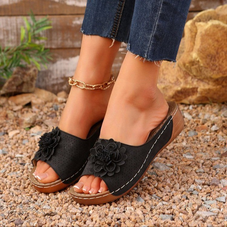 Chic Orthopedic Sandals with Unique Design