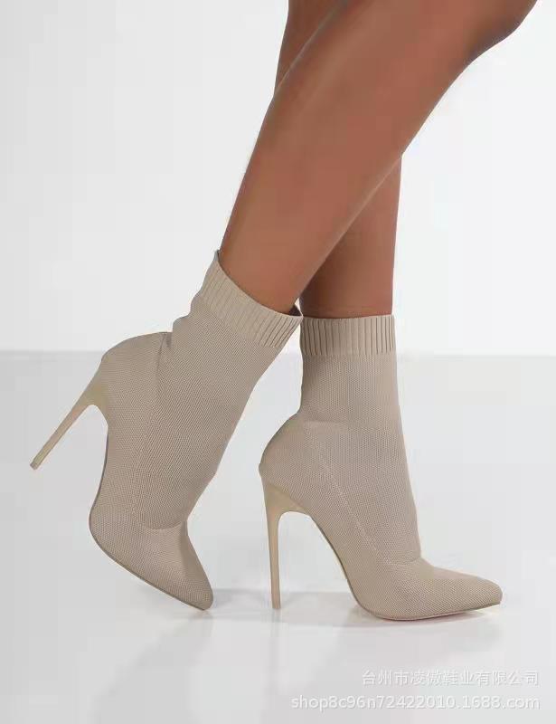 Graceful Orthopedic Boots for Modern Look