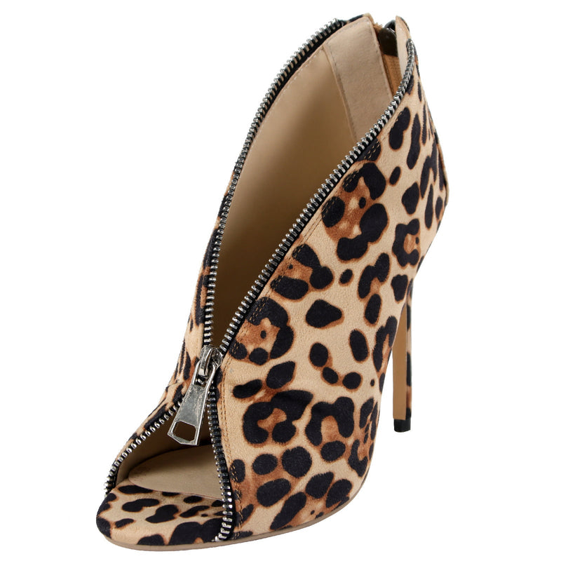 Graceful Orthopedic Sandals for Modern Look