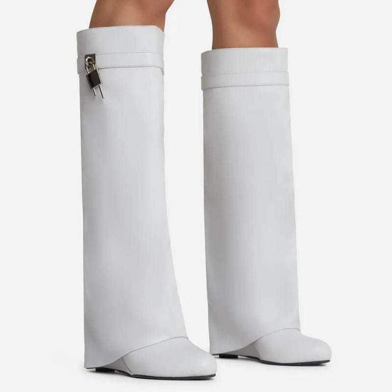Graceful Orthopedic Boots for Modern Look