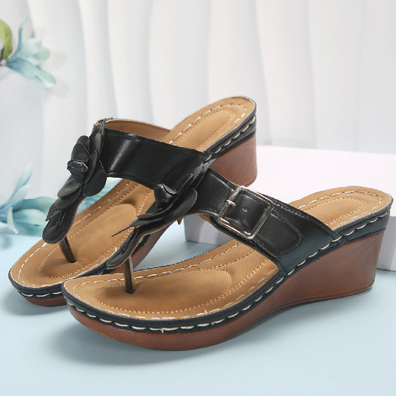 Chic Orthopedic Sandals with Unique Design