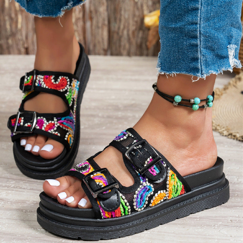 Chic Orthopedic Sandals with Unique Design