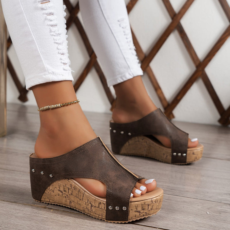 Graceful Orthopedic Sandals for Modern Look