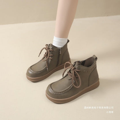 Graceful Orthopedic Boots for Modern Look