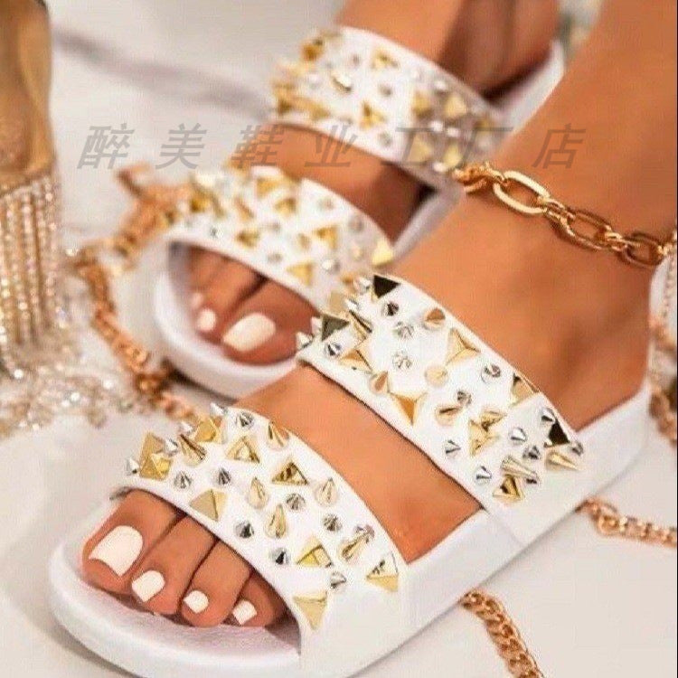 Chic Orthopedic Sandals with Unique Design