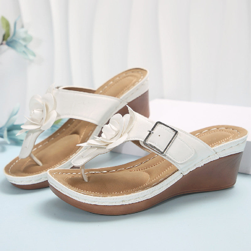 Chic Orthopedic Sandals with Unique Design