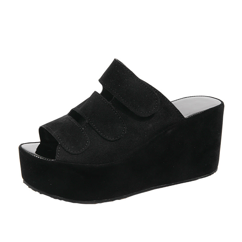 Graceful Orthopedic Sandals for Modern Look