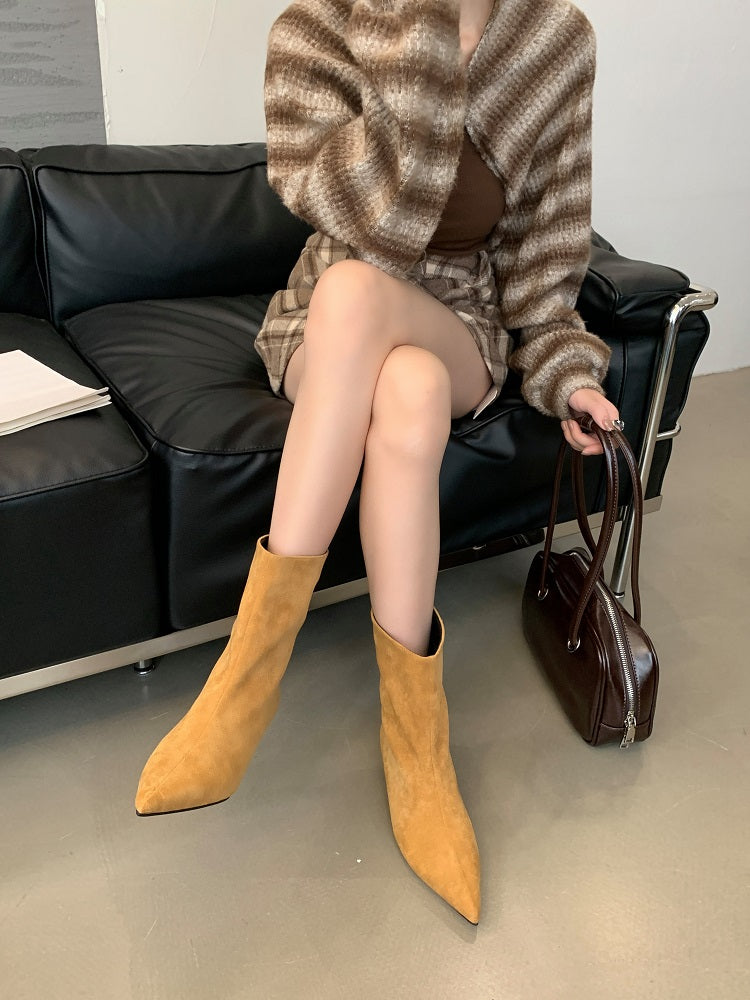 Graceful Orthopedic Boots for Modern Look