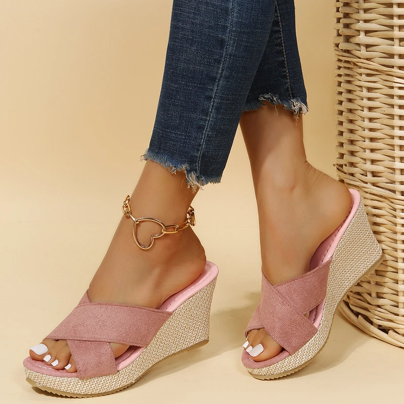 Graceful Orthopedic Sandals for Modern Look