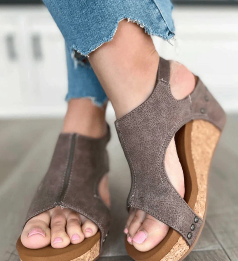 Graceful Orthopedic Sandals for Modern Look