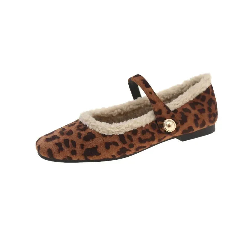 Classic Orthopedic Sneakers with Timeless Style