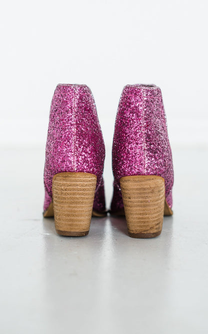Chic Orthopedic Boots with Unique Design