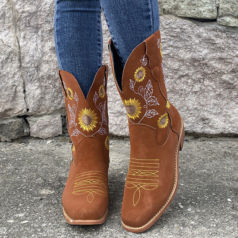 Graceful Orthopedic Boots for Modern Look