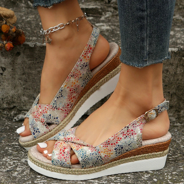 Chic Orthopedic Sandals with Unique Design