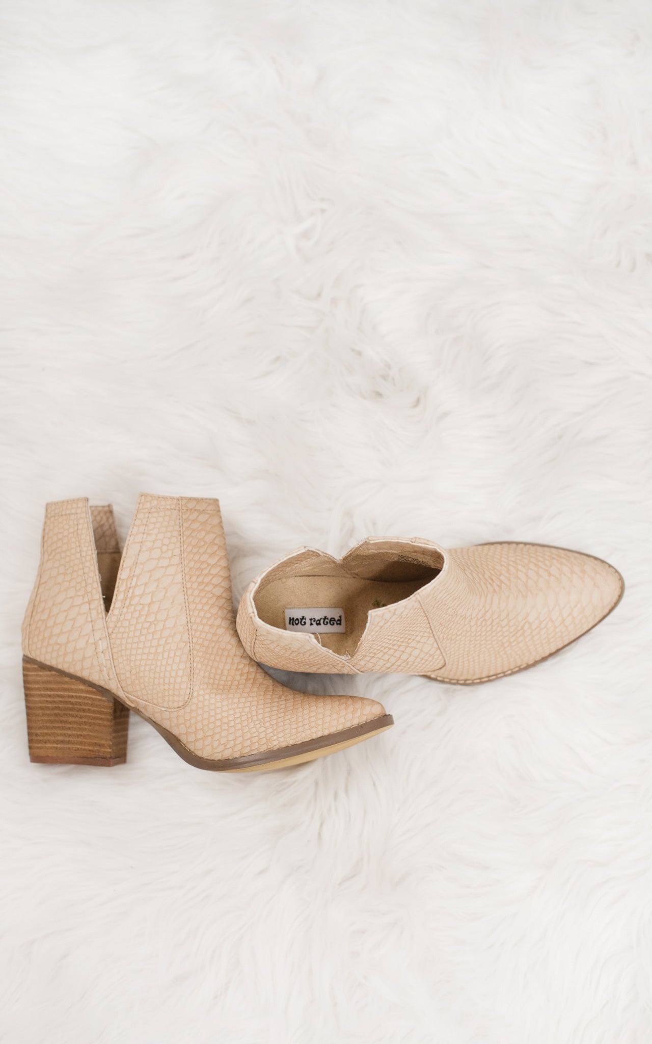 Graceful Orthopedic Shoes for Modern Look