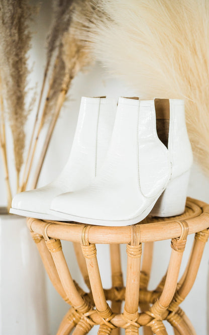 Chic Orthopedic Boots with Unique Design